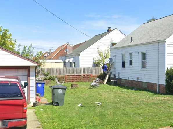 4346 Rockland Dr, Brooklyn, OH 44144