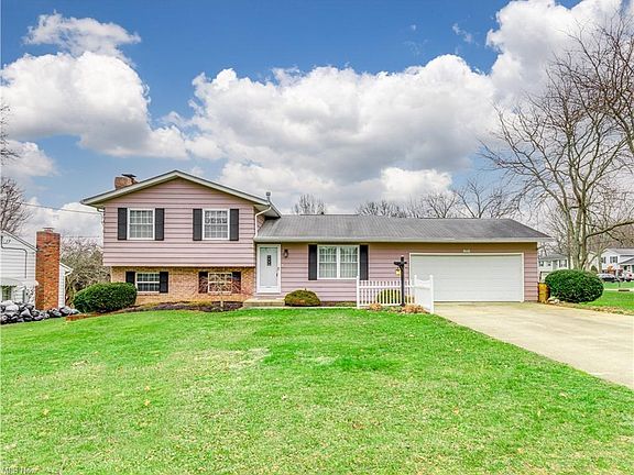 2nd image of 3325 Longwood Dr
