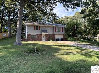 946 Red Bud Dr, Warsaw, MO 65355