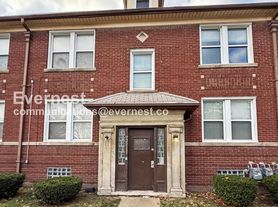 9351 Woodside St, Detroit, MI