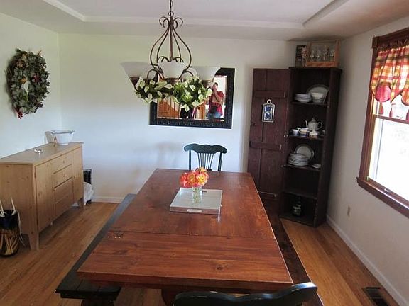 Dining (unfurnished)