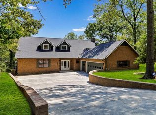 560 Lake Grove Dr, Coldspring, TX 77331