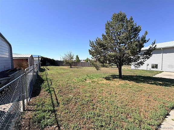 4th image of 140 3rd Avenue