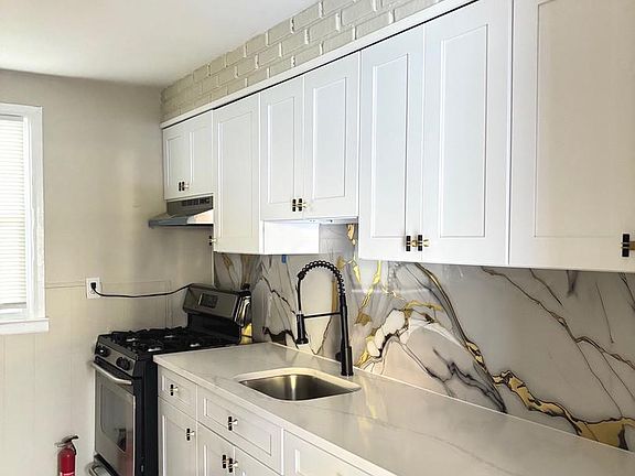 3rd image of 197 Kinsley Rd