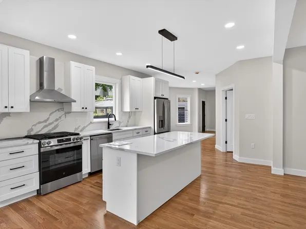 21 Hutchinson St #1, Winthrop, MA 02152