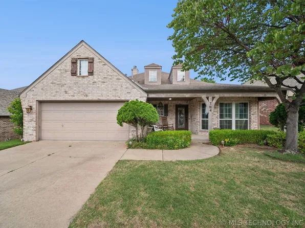 704 W Indianapolis St N, Broken Arrow, OK 74012