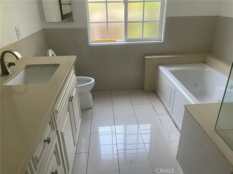 6207 Cloverly Ave — Photo 10