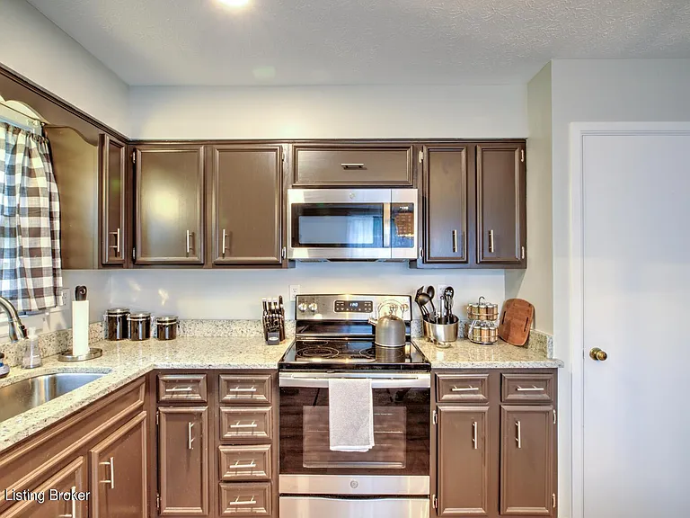 341 S Birchwood Ave #2 — Photo 9