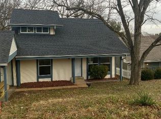 420 Down Hill Dr, Ballwin, MO