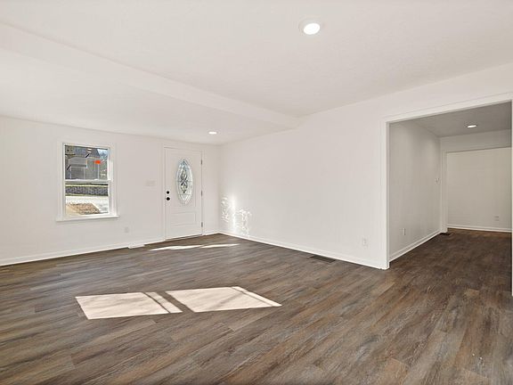 5th image of 218 Old Dailey Ave