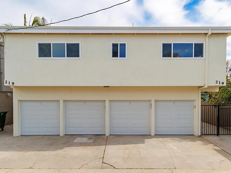 219 Loma Ave #6 — Photo 13