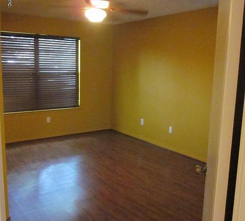 4th image of 3647 Mandarin Woods Dr N