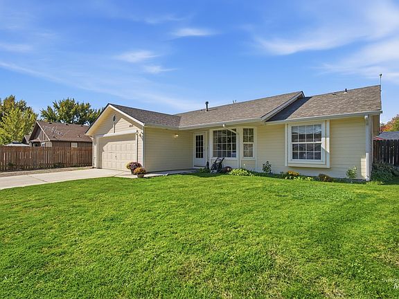 2nd image of 6919 N Glencrest Way