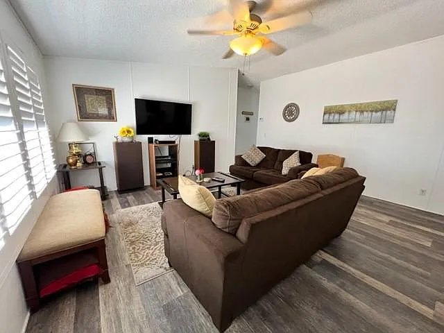 3 bed, 1287 sqft, $1,600 — Photo 4