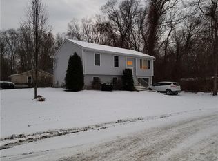 4 Channing St, Warwick, RI 02889