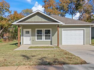 223 W Walker St, Denison, TX 75020