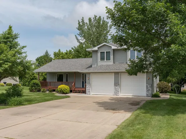 1801 1st St E, Glencoe, MN 55336