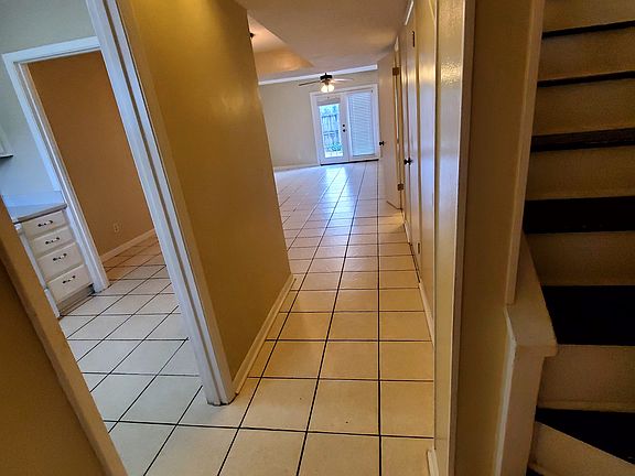 3rd image of 6527 Old Shell Rd APT 18