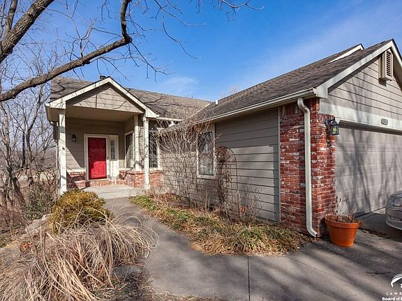 1506  Crossgate Lawrence, KS listing photo #3