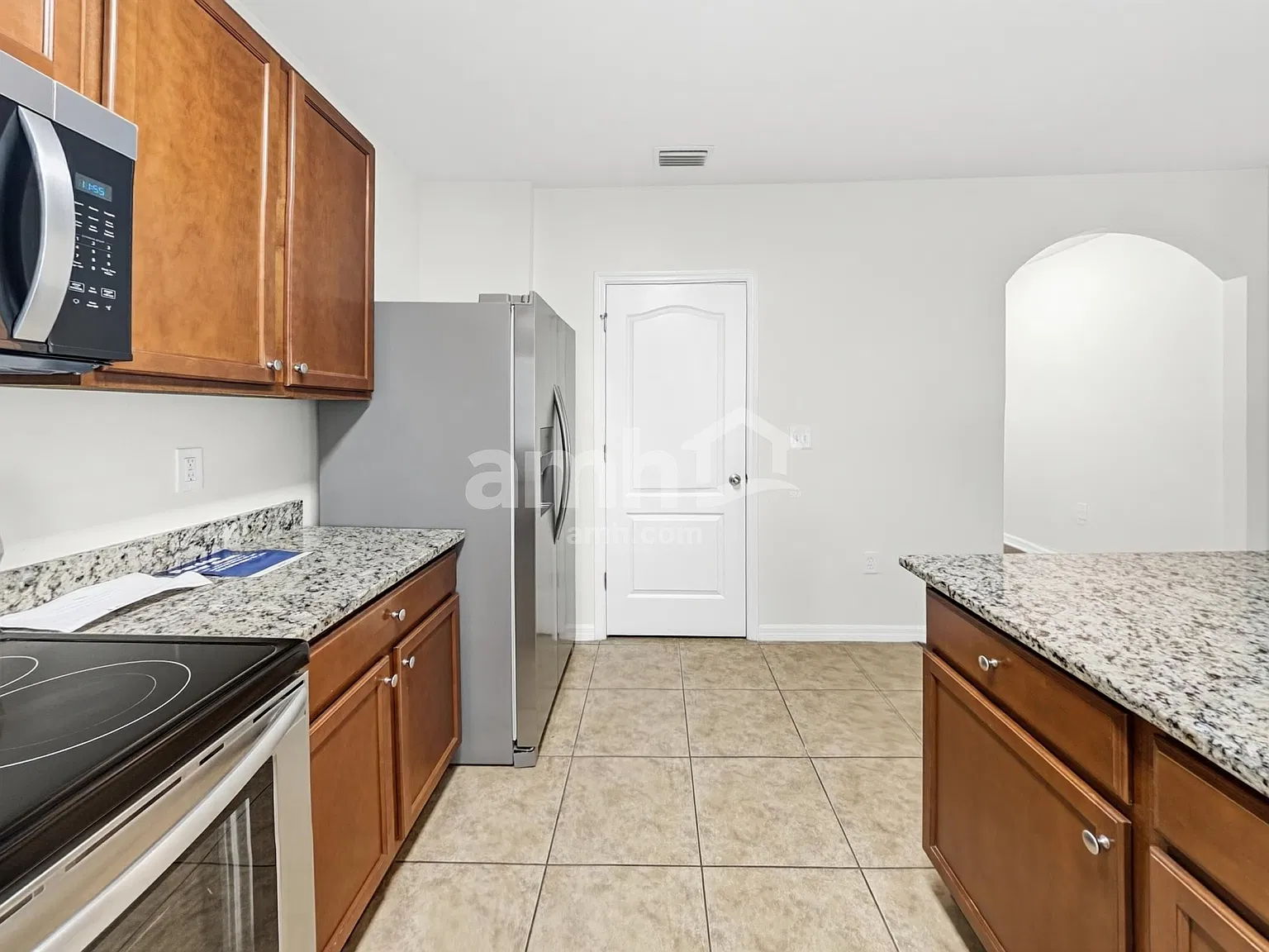 3 bed, 2.0 bath, 1690 sqft, $2,385 — Photo 4