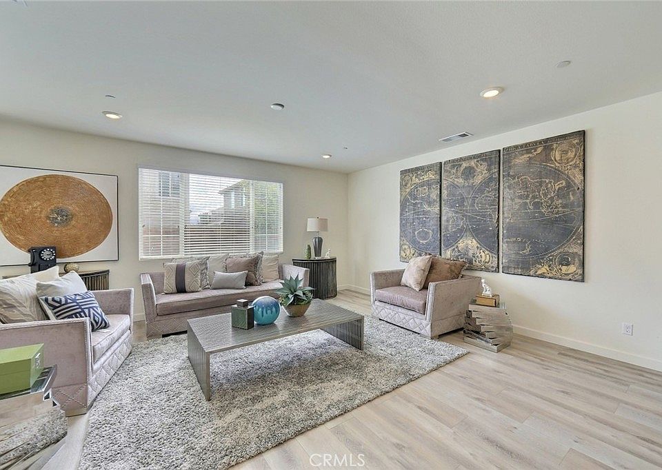 1st image of 3154 E Yosemite Dr