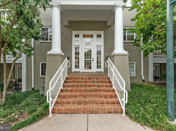 4179 S Four Mile Run Dr Unit 203, Arlington, VA 22204