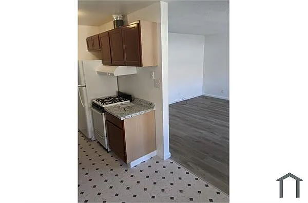 Building Photo - 14761 San Pablo Ave #2