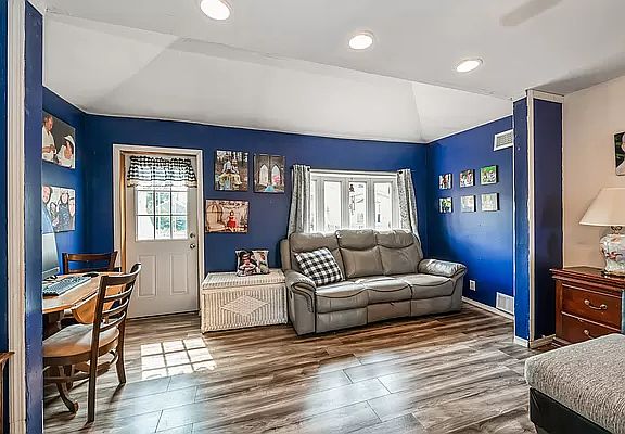 4th image of 102-31 Davenport Ct