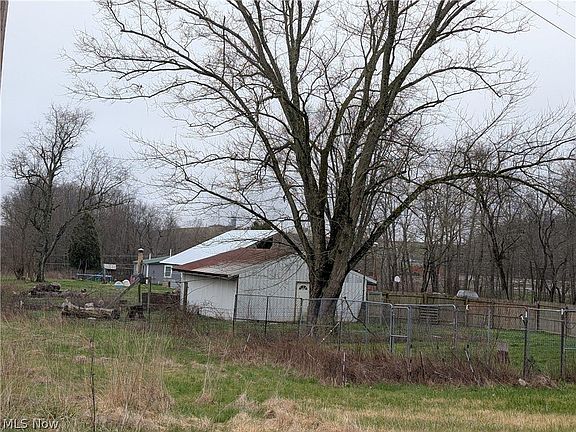 5th image of 17594 Buzzard Rd