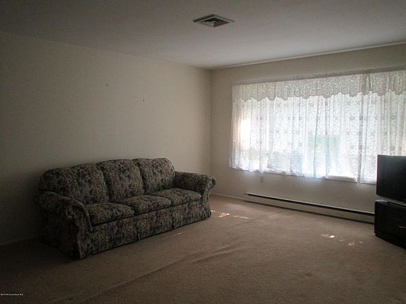 4th image of 1091A Argyll Cir