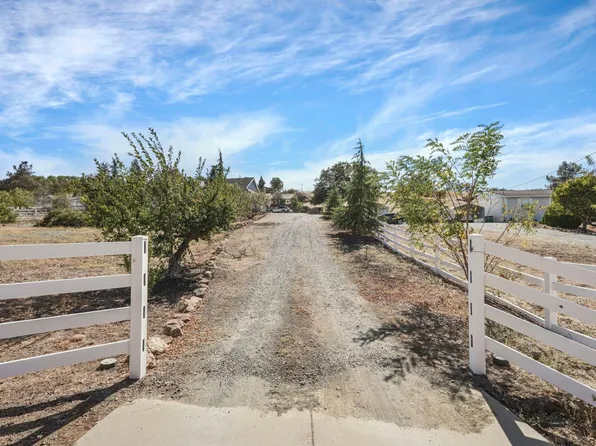 3040 Pepito Dr, La Grange, CA 95329