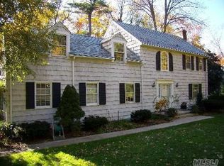 12 Circle Way, Sea Cliff, NY 11579