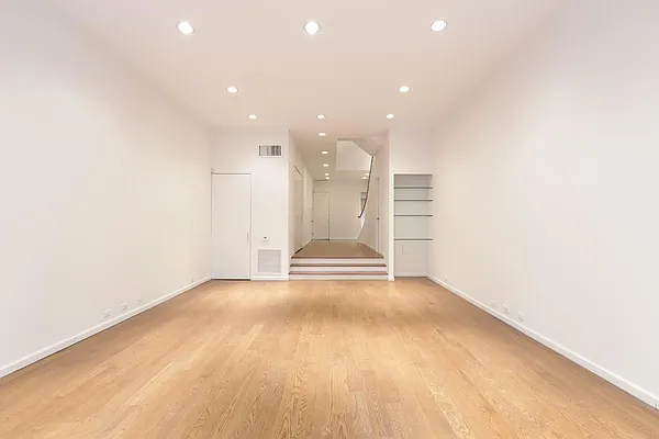 Rented by Solow Realty | media 12