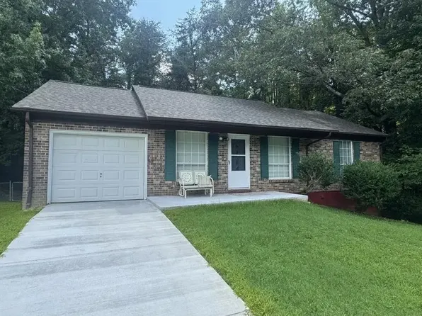 303 Robin Dr, Danville, VA 24541