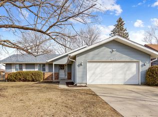 622 Chardonnay Ln, Crystal Lake, IL 60014