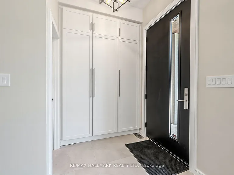 92 Craiglee Dr — Photo 2