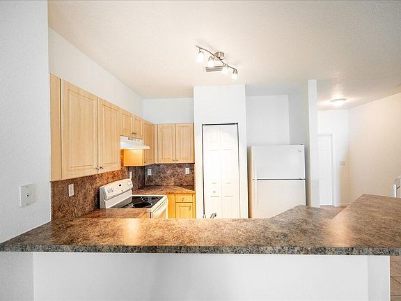4th image of 4964 SE Mariner Garden Circle