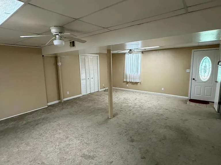 160 E Regent Dr — Photo 9