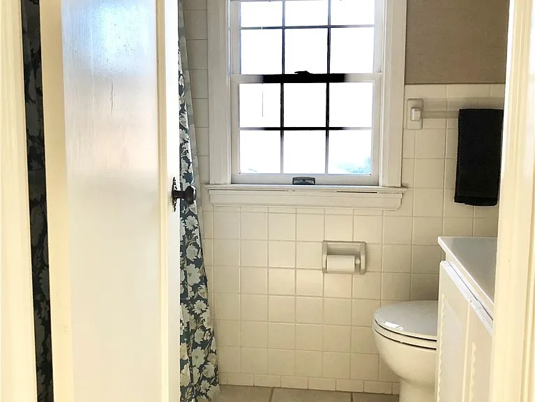 200 Koenig Rd — Photo 14