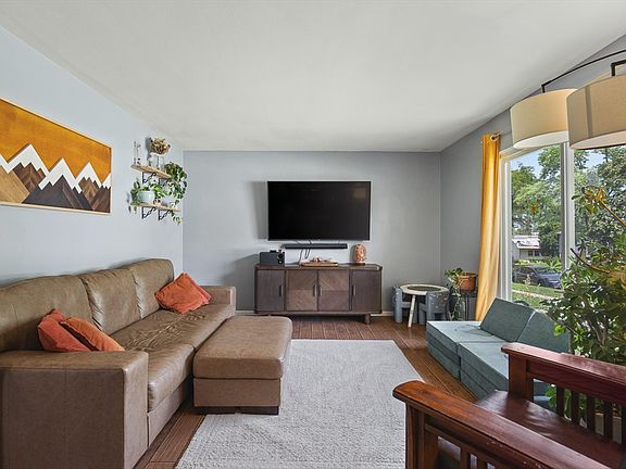 3rd image of 4722 Cheshire Pl