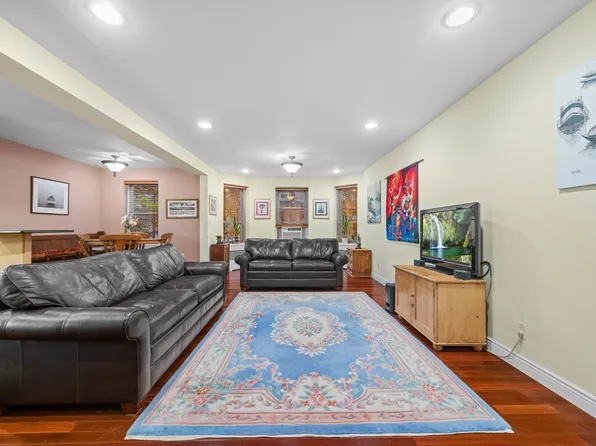 525 East 89th Street 1E image 3 of 26