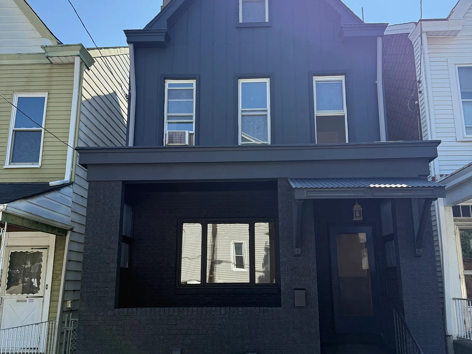 3 bed, 2084 sqft, $3,400 — Photo 1