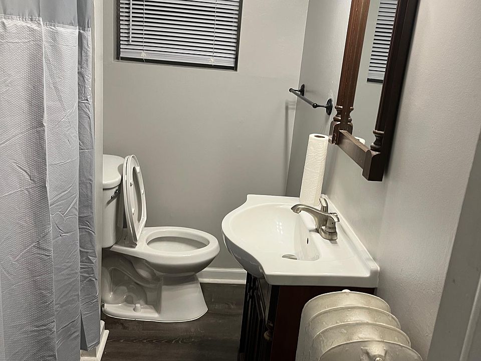 1st image of 1819 E Tioga St APT 11