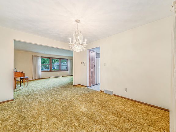 4th image of 2101 N Birchwood Ave