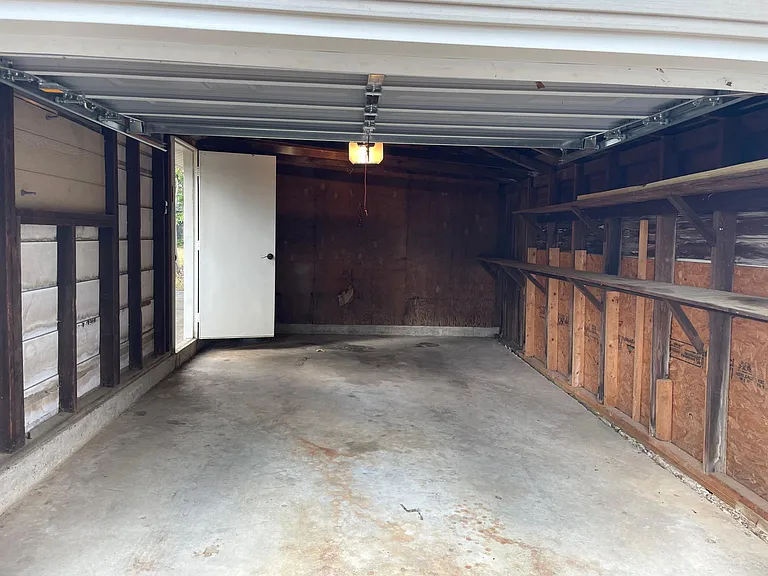 303 N Van Buren St — Photo 25