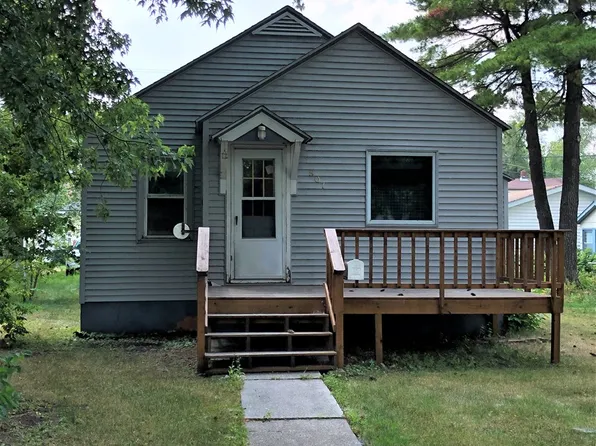 807 10th St, International Falls, MN 56649