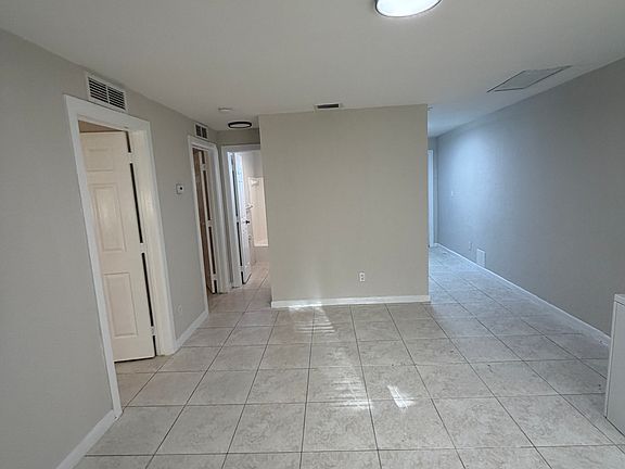 2nd image of 700 SW 15th Ave APT 7