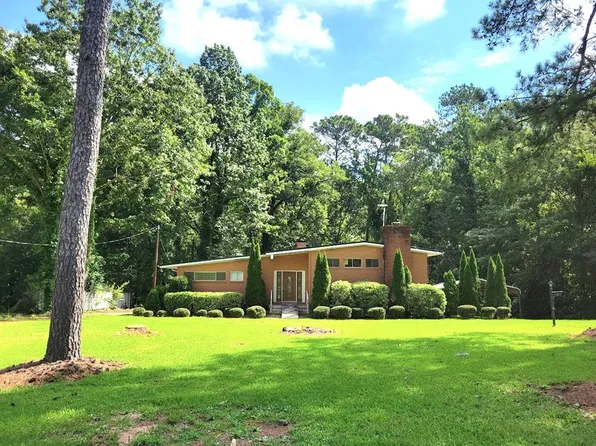 126 Highland Dr, Greenwood, SC 29649