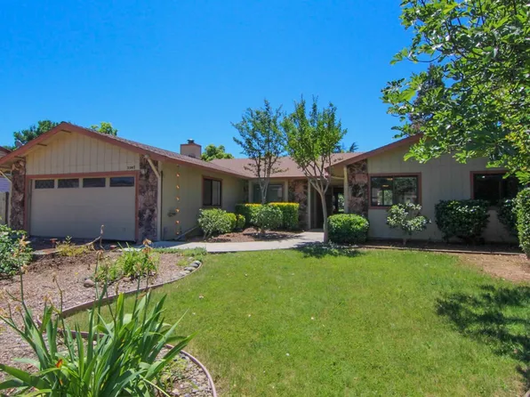 1147 Pineland Dr, Redding, CA 96002