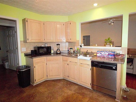 5th image of 749 Glenspring Dr
